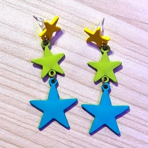 pretty star dangle earrings!